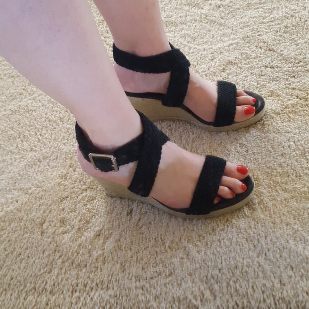 ***SOLD*** NIB Arturo Chiang Wedge Sandals - Picture 3 of 5